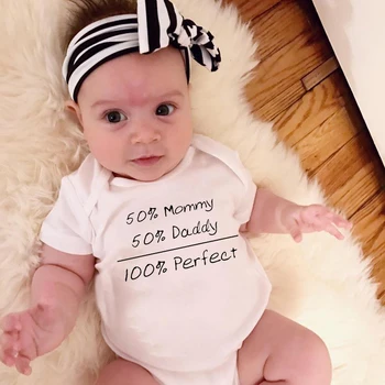 2020 Verano Bebé Recién nacido Bebé Niños Niñas 50%de la mamá+50%daddy=100% Perfecto Impreso Mono Pijama de Bebé Trajes Casuales